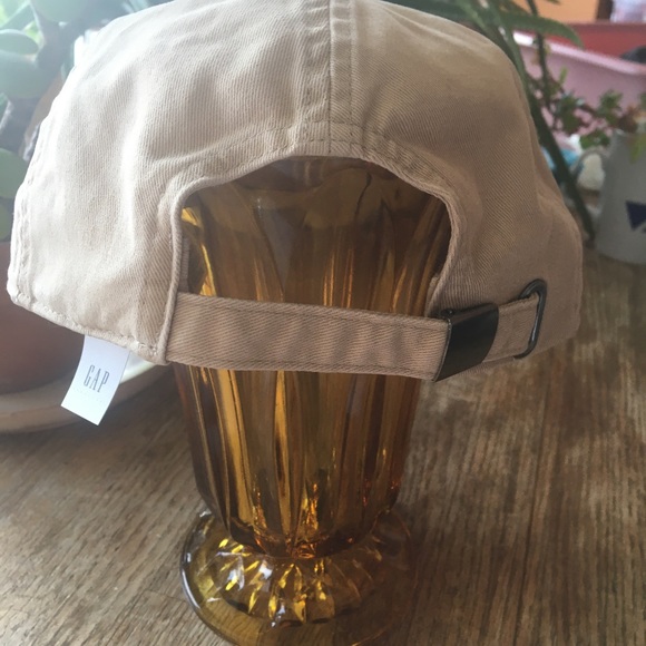 NWT Gap Cotton Cap Adjustable Size Color: Tan - Picture 3 of 7